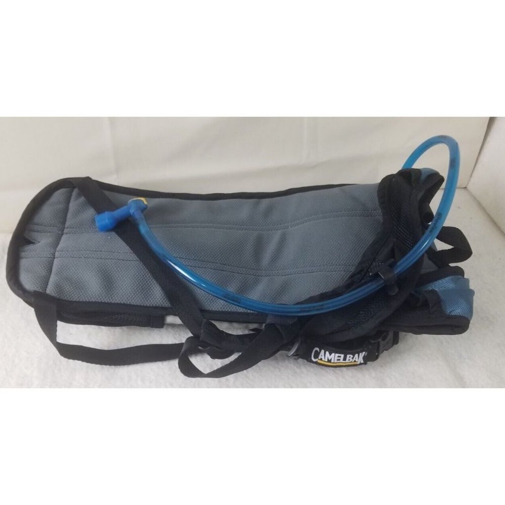 Camelbak Rogue Hydration Pack With Bladder Pocket… - image 6